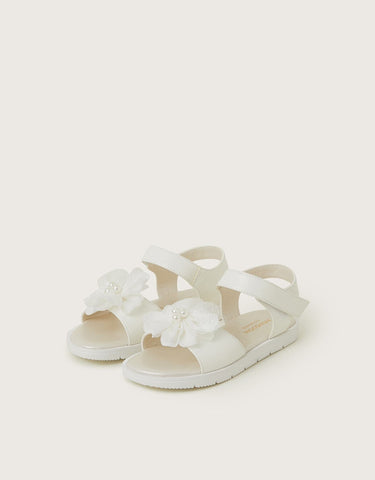IVORY CORSAGE FLOWER SAND