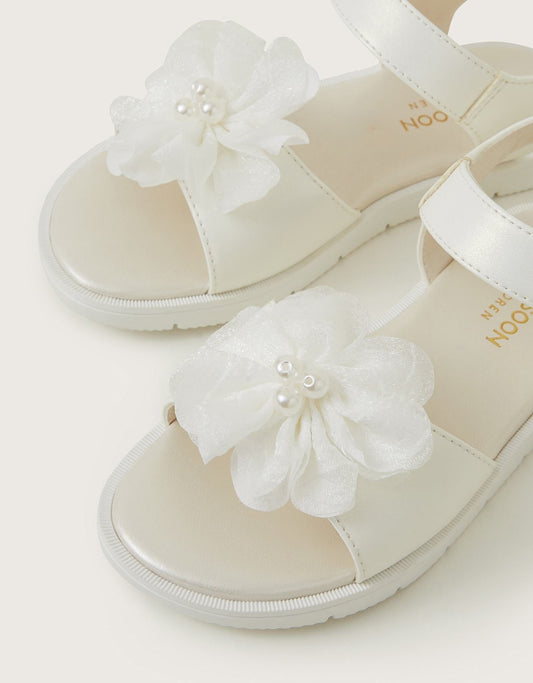 IVORY CORSAGE FLOWER SAND
