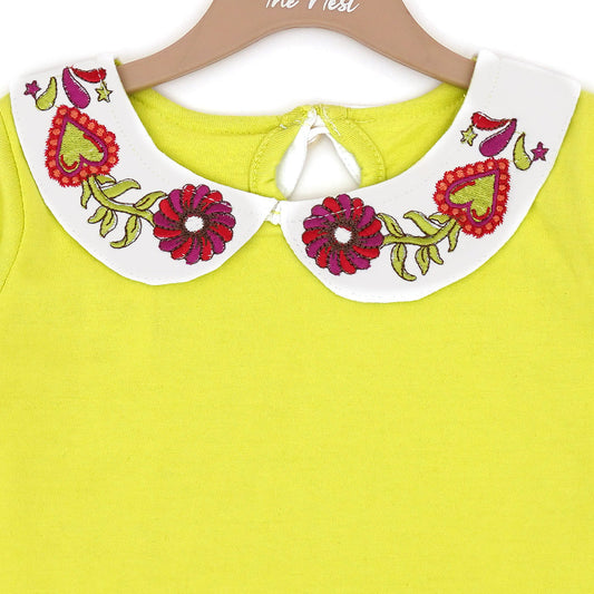 Colorful Collar Charm Tee | T-Shirts | The nest clothing