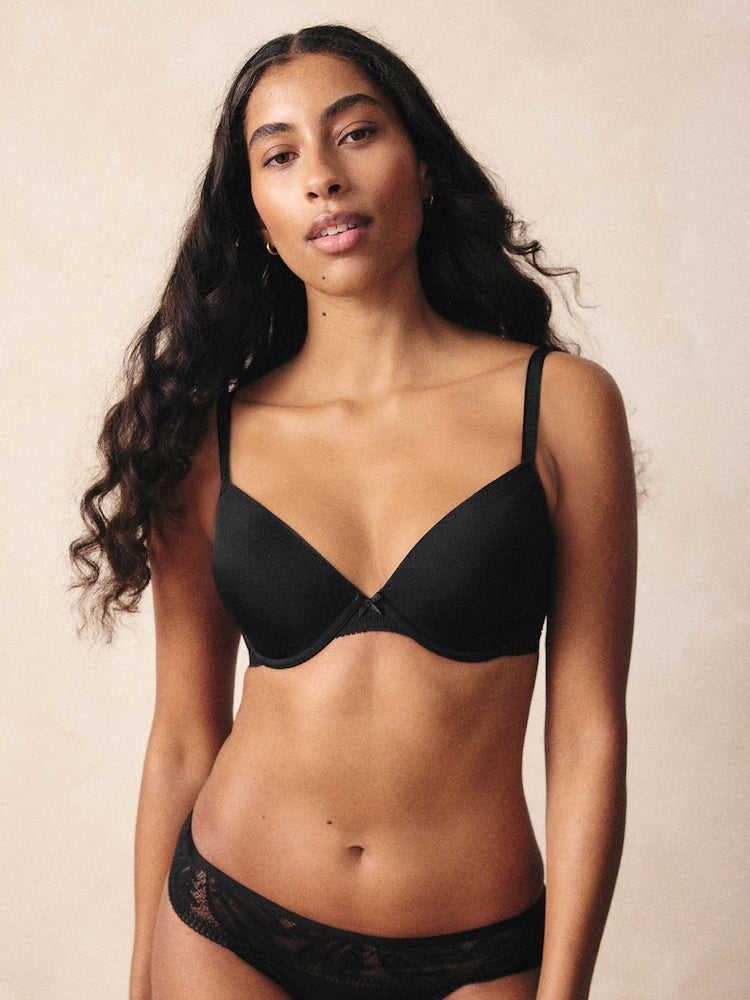 Black Plunge A-E Light Pad Lace Bra