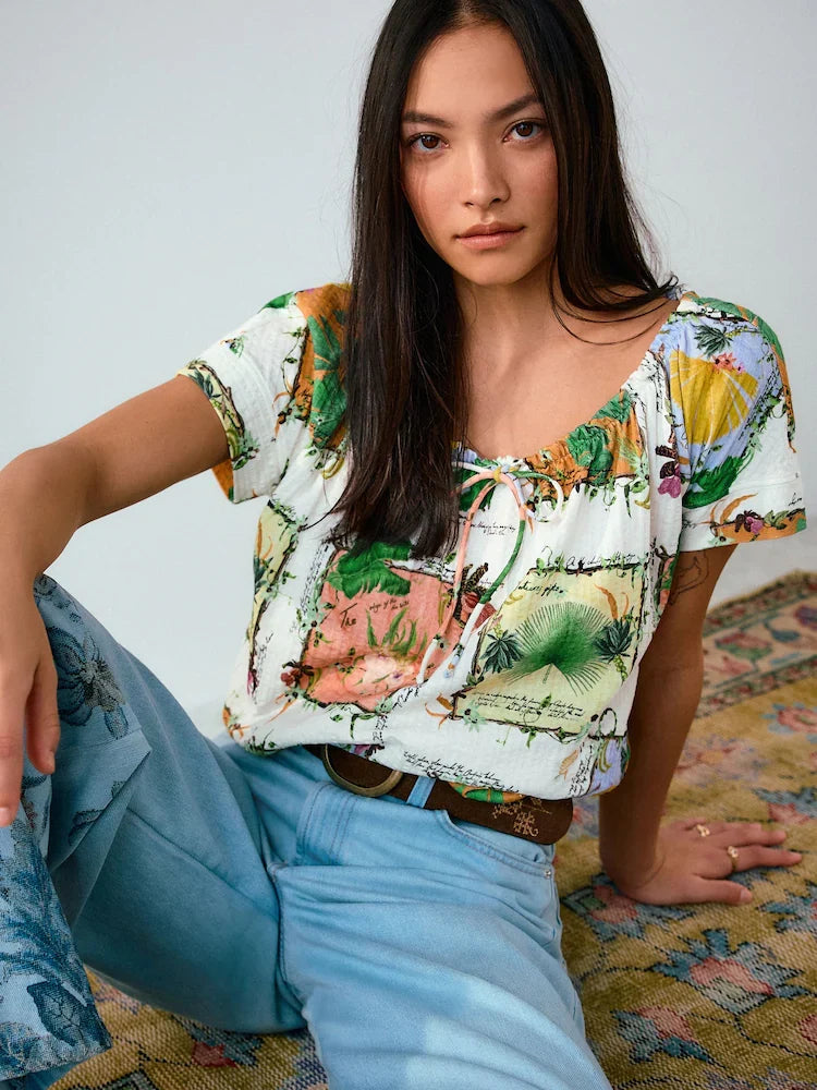 White Kew Garden Floral Print Short Sleeve Bubblehem Scoop Neck T-Shirt