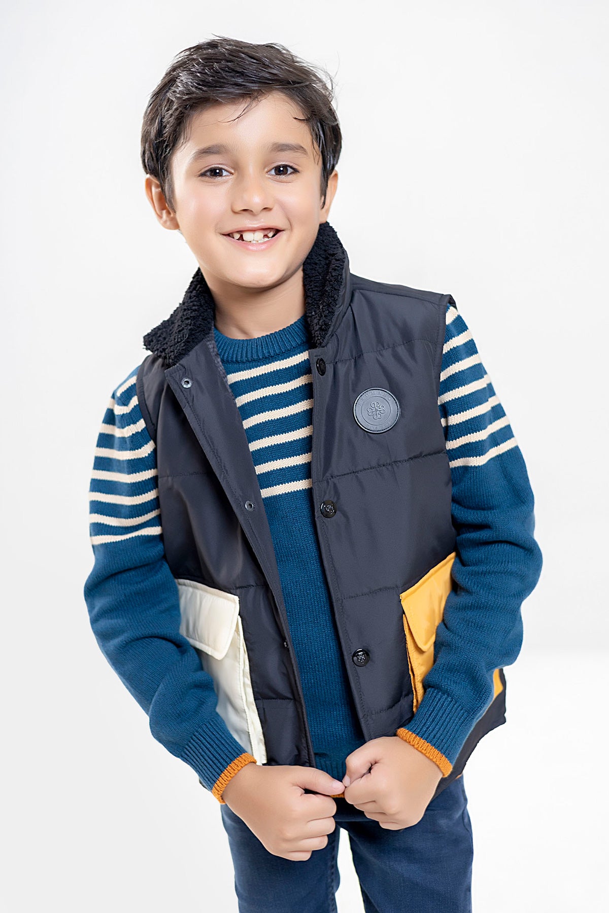 Black Casual Sleeveless Jacket With Sherpa Collar